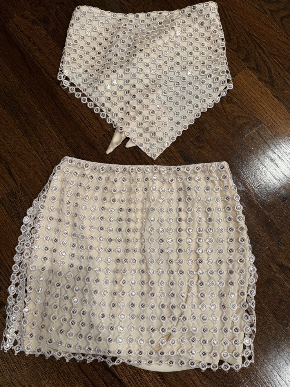 Vestique sequin mini skirt and crop top set - Picture 9 of 9